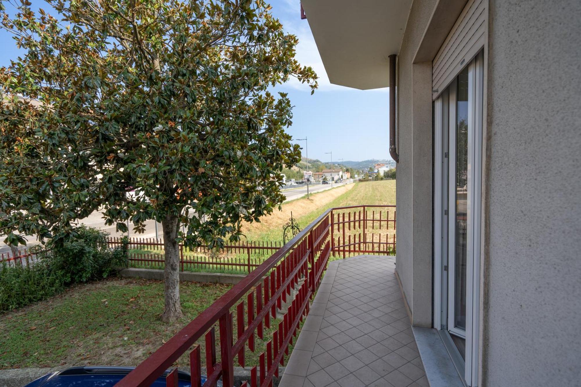 Ferienwohnung Private Parking, With Hill View Alba  Exterior foto