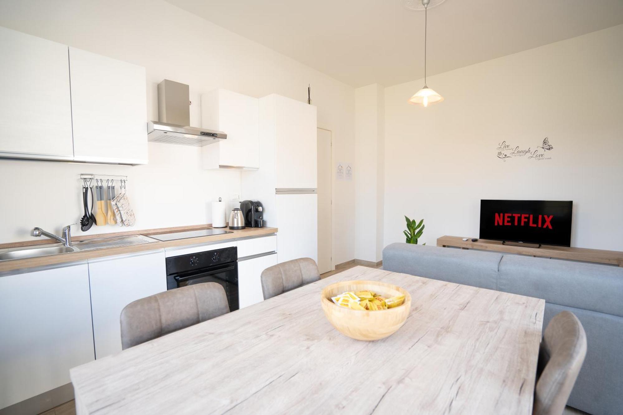Ferienwohnung Private Parking, With Hill View Alba  Exterior foto